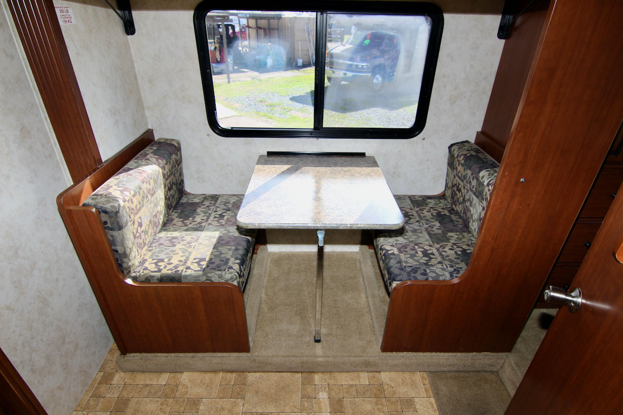 2012 Fleetwood Tioga 31N Class C, Two Slide-Outs, Bunk Beds full