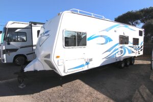 2008 Weekend Warrior Toy Hauler FSC2800 Front Queen Bed