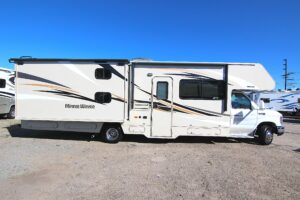 2016 Winnebago 331H Class C, Two Slide-Outs, Bunk Beds, Brand New Tires, Low Miles
