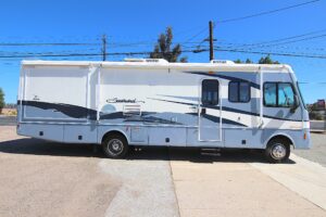 2003 Fleetwood Southwind 32V, Class A Motorhome, Two Slide-Outs