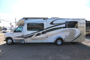2016 Winnebago Aspect 27K, Class C, Two Slide-Outs, Leveling Jacks, Full Body Paint